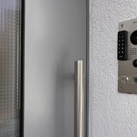 Modern Und Neu, Top Ausstattung Mit Kaffeevollautomat, 2X Netflix-Tv, Lueftungsanlage, Geschirrspueler Wallerfangen Buitenkant foto