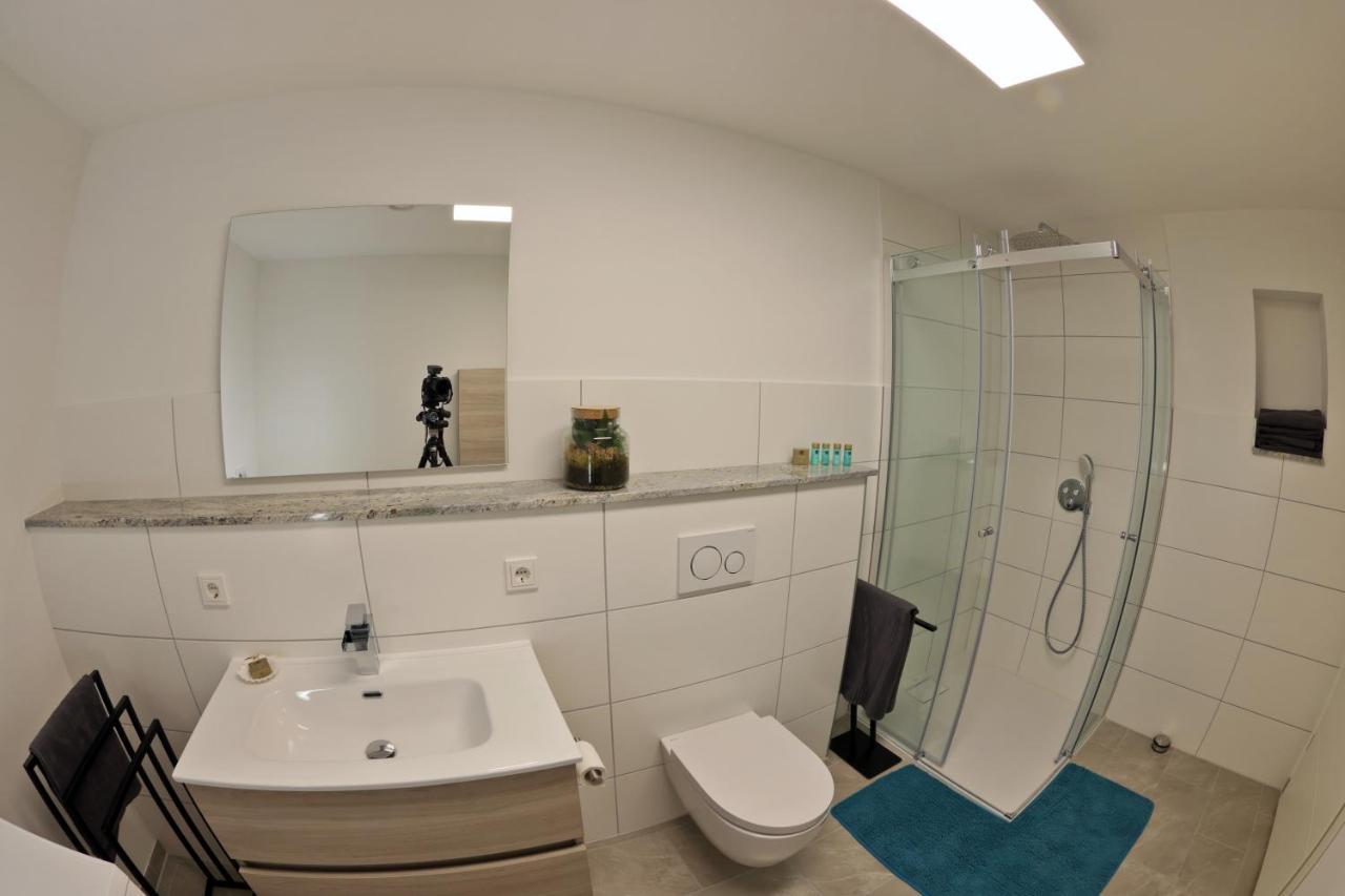 Modern Und Neu, Top Ausstattung Mit Kaffeevollautomat, 2X Netflix-Tv, Lueftungsanlage, Geschirrspueler Wallerfangen Buitenkant foto