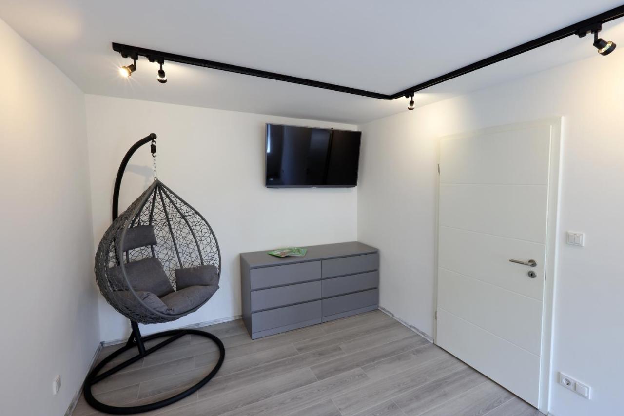Modern Und Neu, Top Ausstattung Mit Kaffeevollautomat, 2X Netflix-Tv, Lueftungsanlage, Geschirrspueler Wallerfangen Buitenkant foto