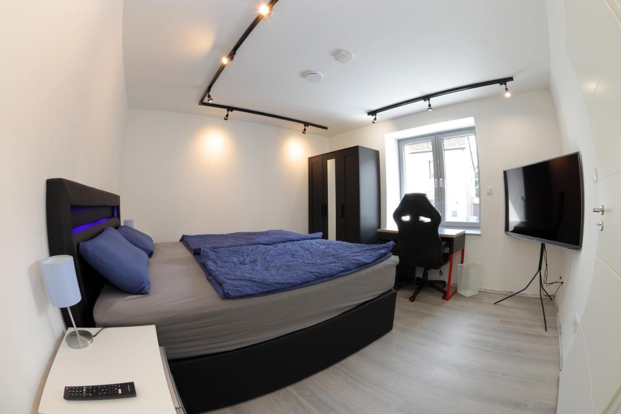 Modern Und Neu, Top Ausstattung Mit Kaffeevollautomat, 2X Netflix-Tv, Lueftungsanlage, Geschirrspueler Wallerfangen Buitenkant foto